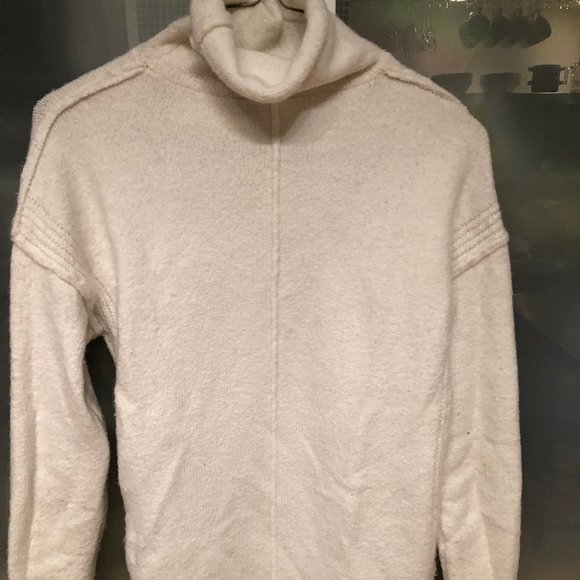 Turtle neck sweater - Picture 2 of 2